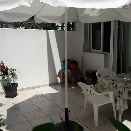 Dimos شقة